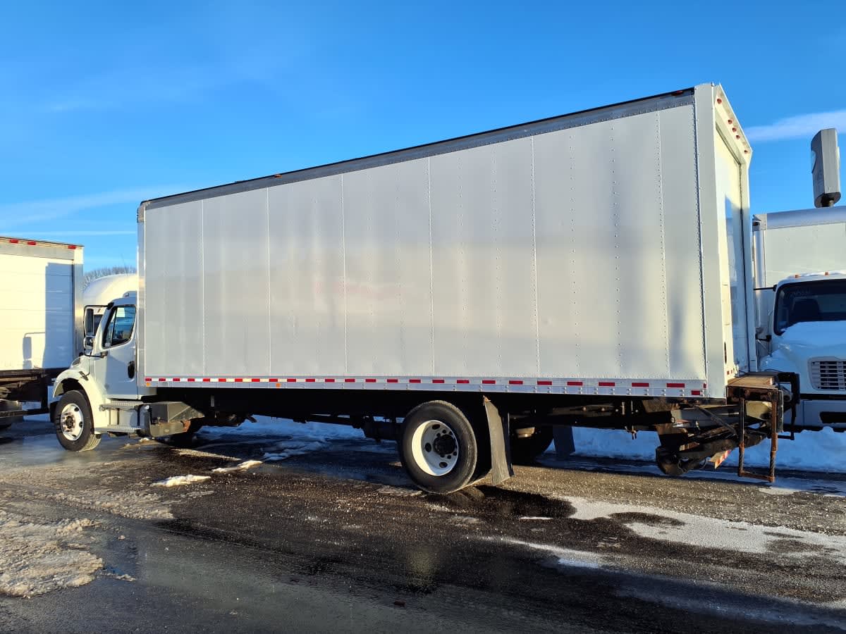 2018 Freightliner M2 106 in Warwick, RI — photo 6