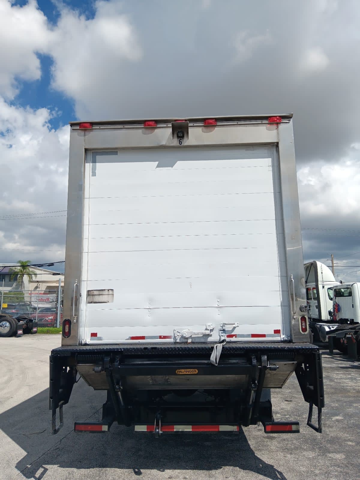 2018 Freightliner M2 106 in Miami, FL — photo 5
