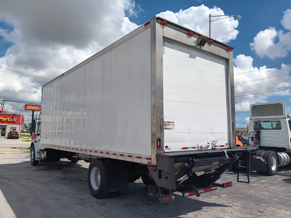 2018 Freightliner M2 106 in Miami, FL — photo 6