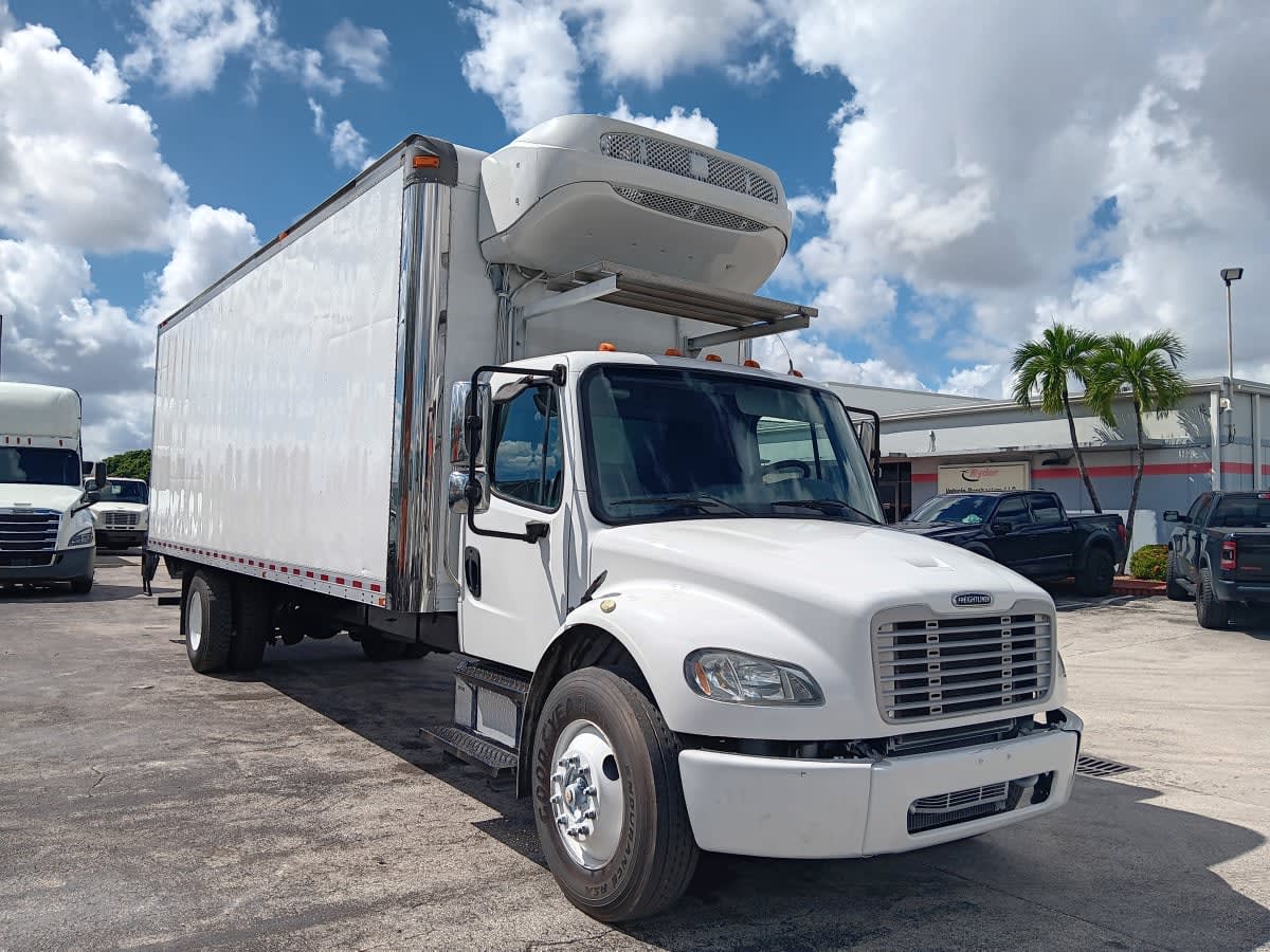 2018 Freightliner M2 106 in Miami, FL — photo 3