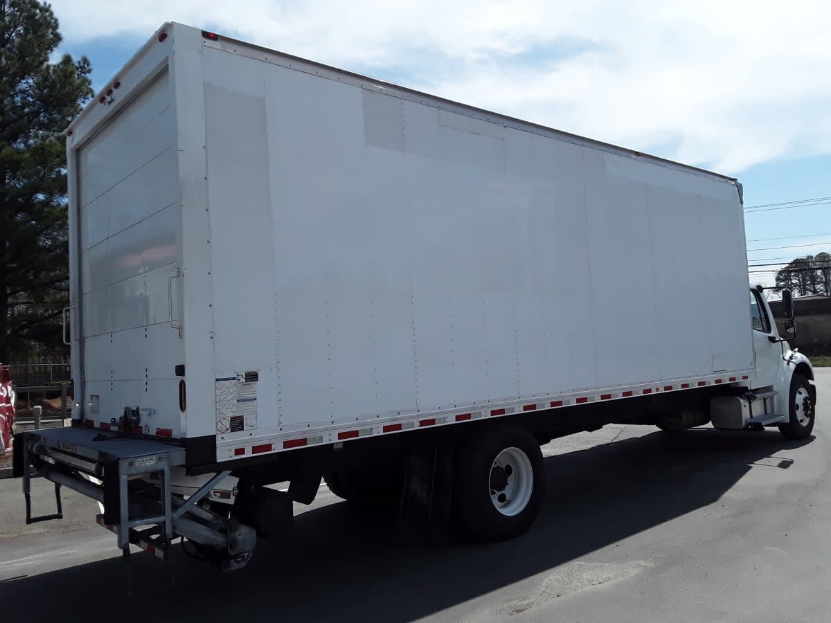 2018 Freightliner M2 106 in Charlotte, NC — photo 4
