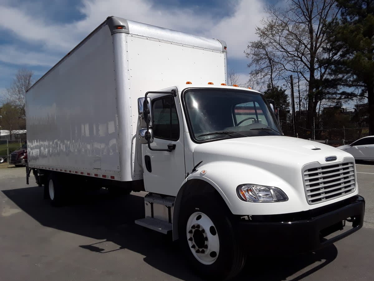 2018 Freightliner M2 106 in Charlotte, NC — photo 3