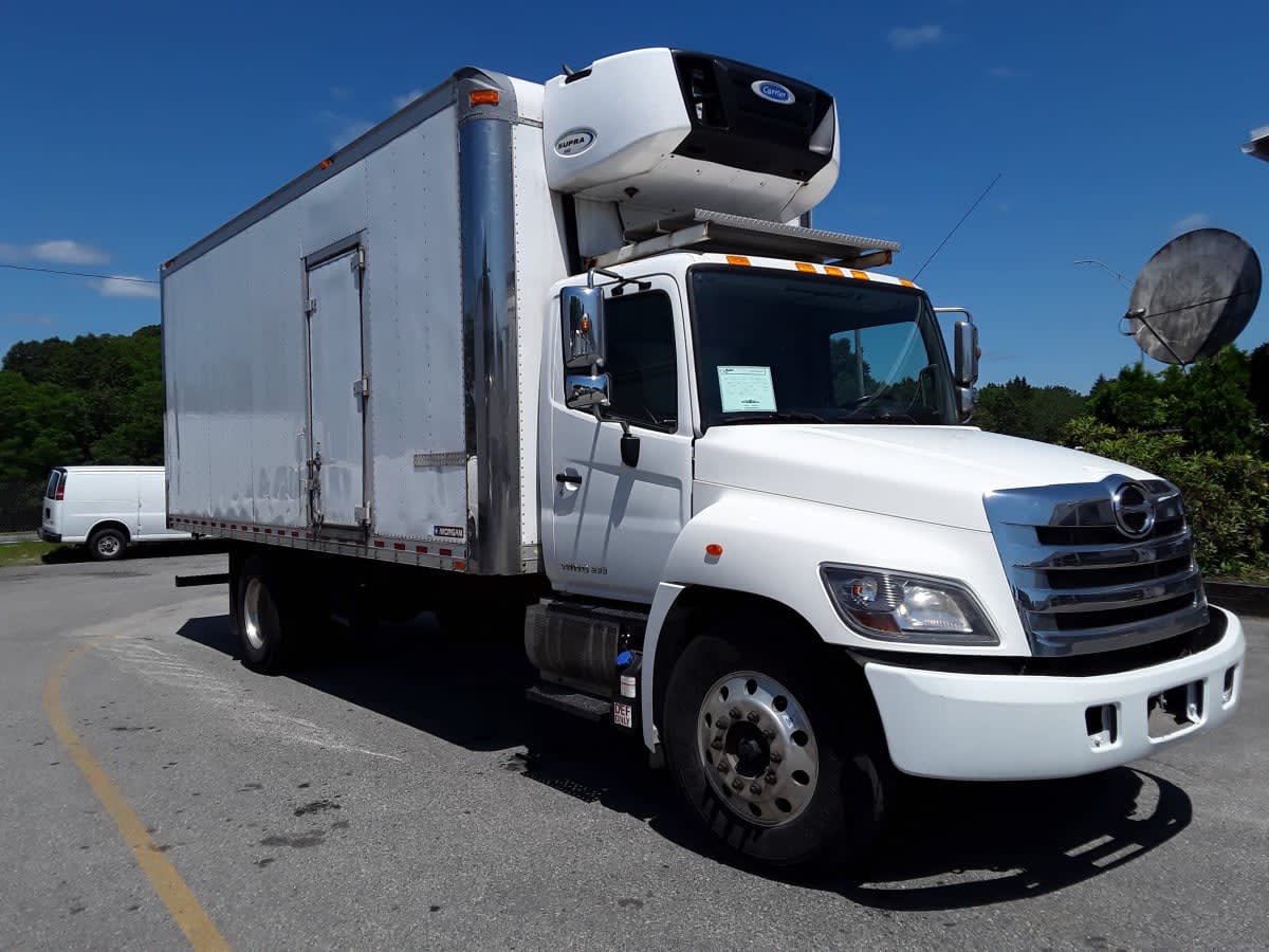 2018 Hino 268 in Salisbury, MA — photo 3