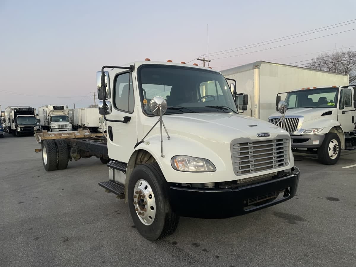 2018 Freightliner M2 106 in Beltsville, MD — photo 3