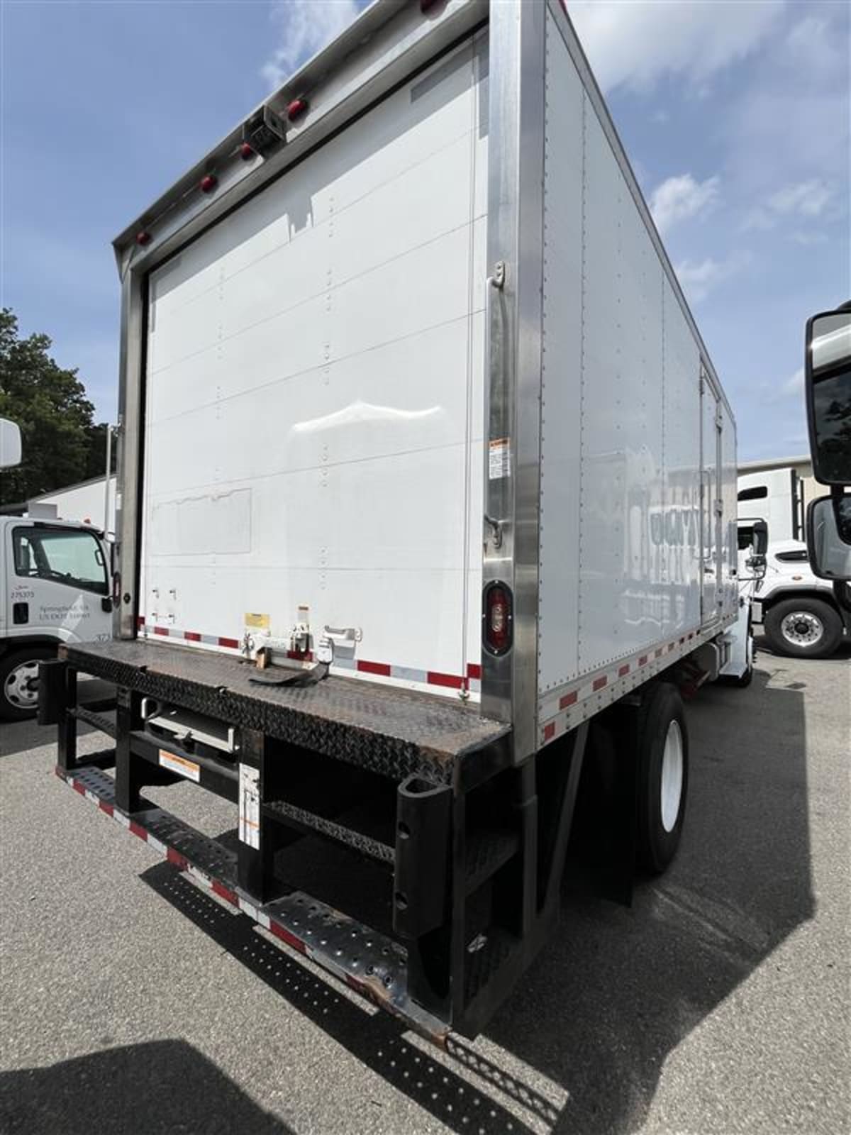 2018 Freightliner M2 106 in Ashland, VA — photo 5