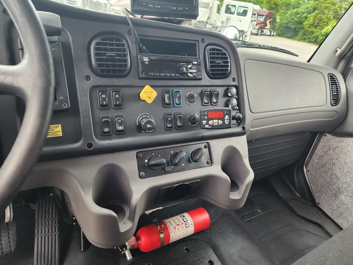 2018 Freightliner M2 106 in Greensboro, NC — photo 10