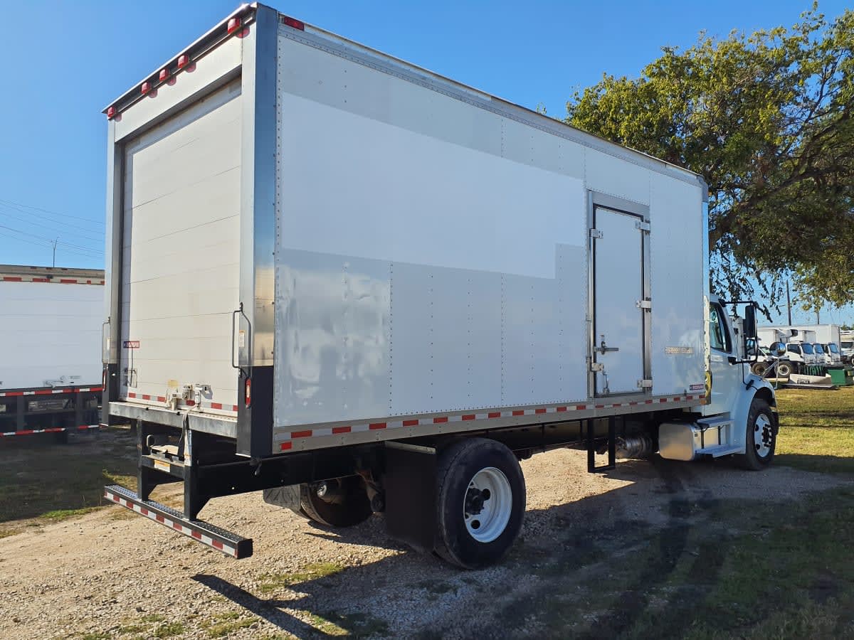 2018 Freightliner M2 106 in Converse, TX — photo 4