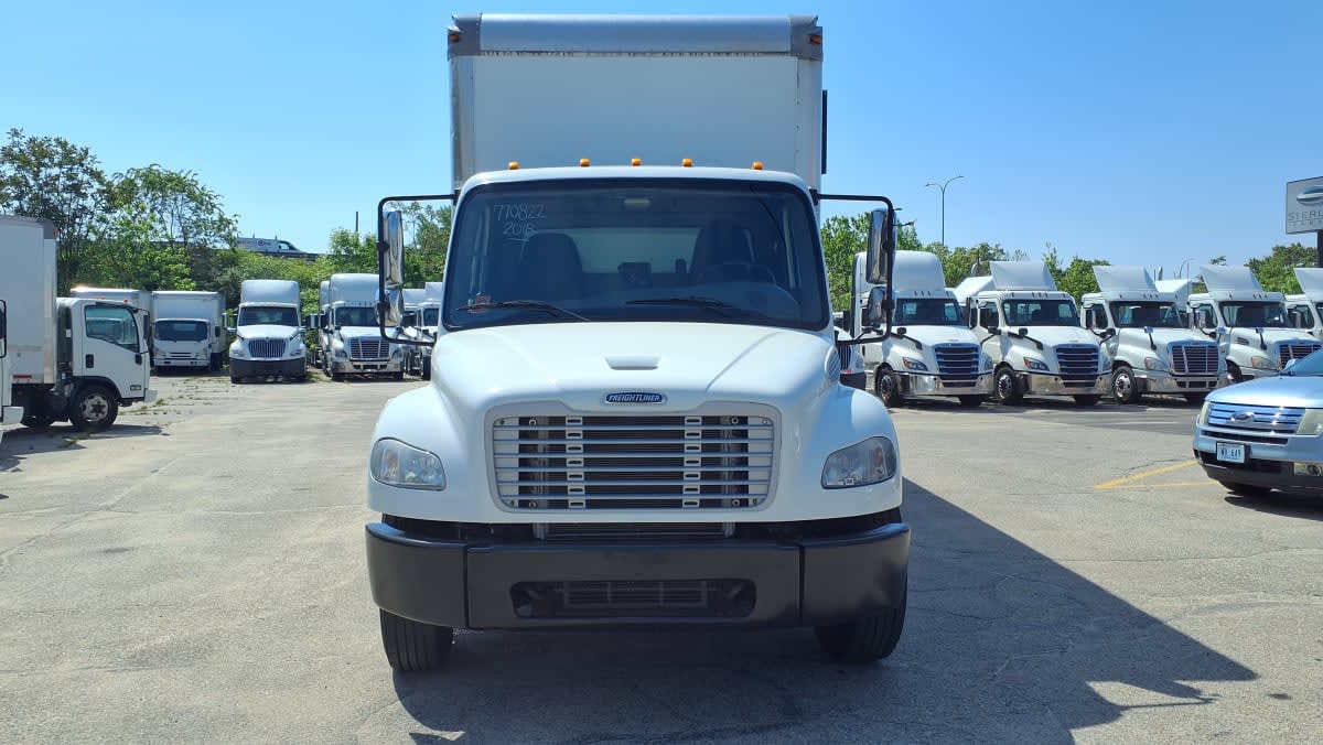2018 Freightliner M2 106 in Warwick, RI — photo 2