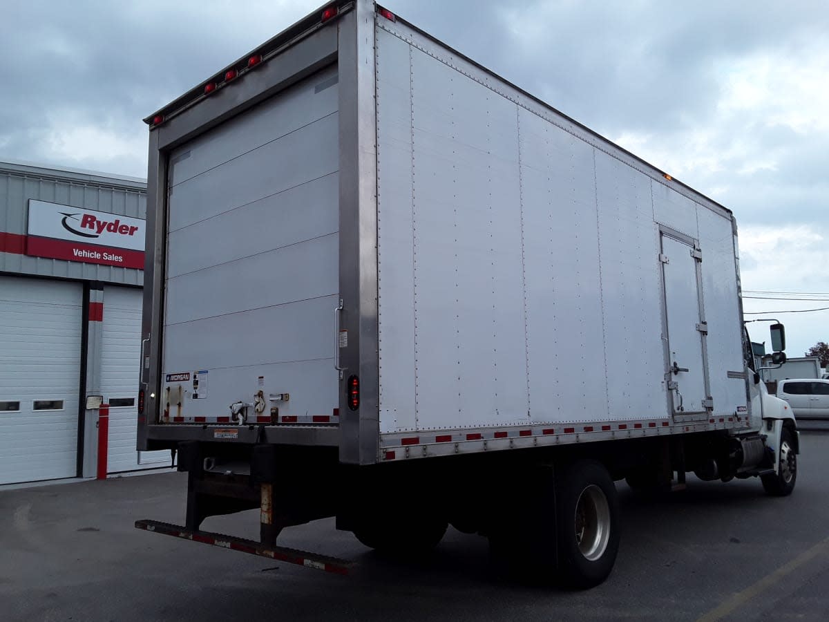2018 Hino 268 in Salisbury, MA — photo 4