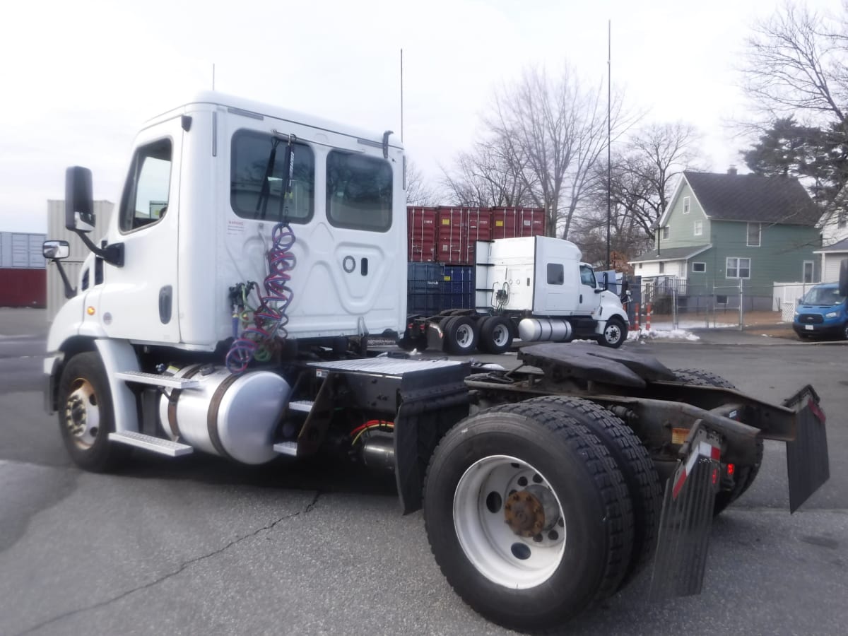 2018 Freightliner Cascadia in Springfield, MA — photo 6