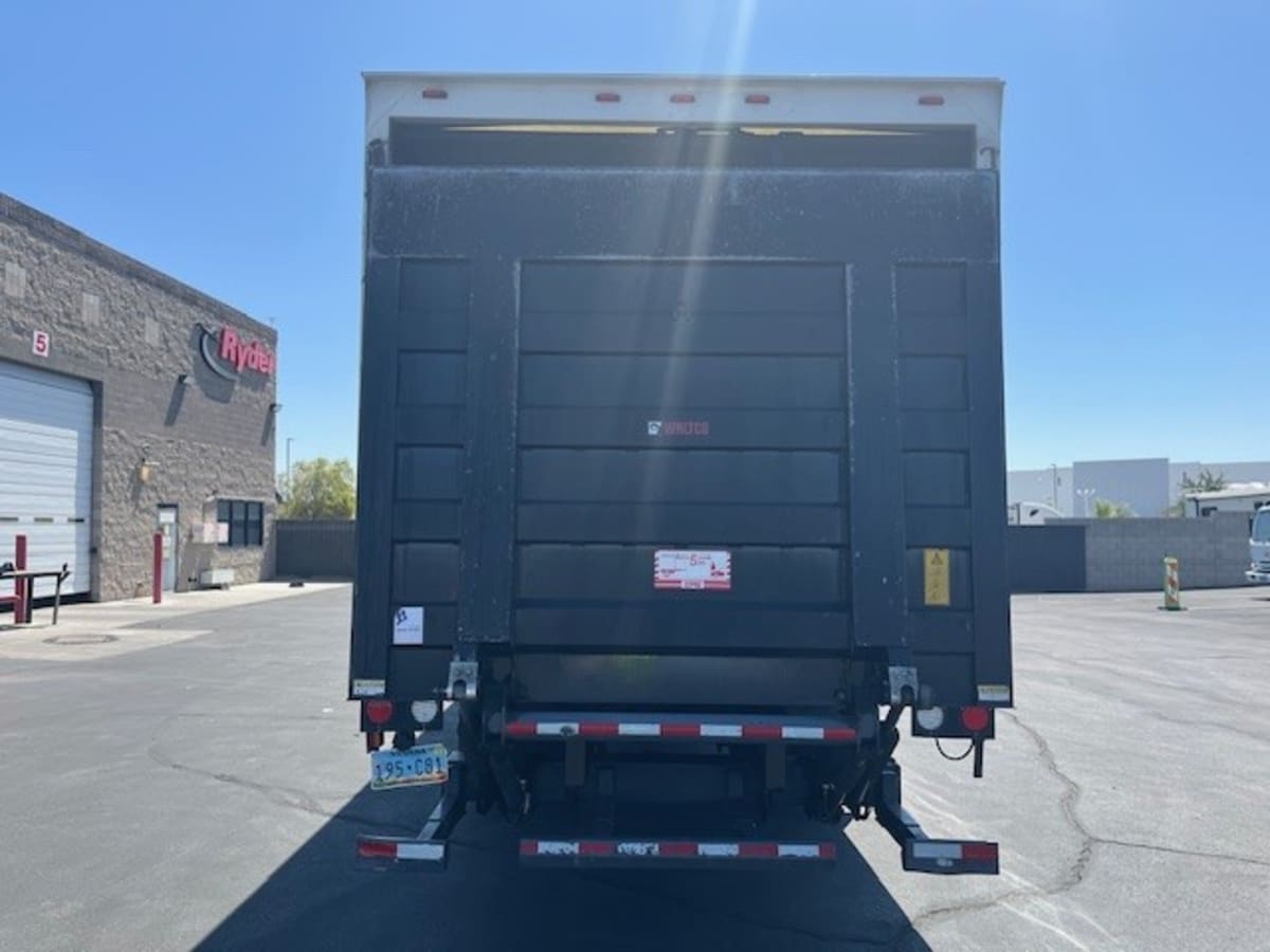 2018 Freightliner M2 106 in Fontana, CA — photo 5