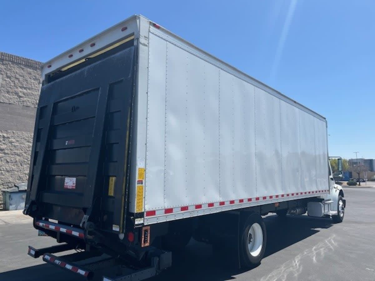 2018 Freightliner M2 106 in Fontana, CA — photo 4