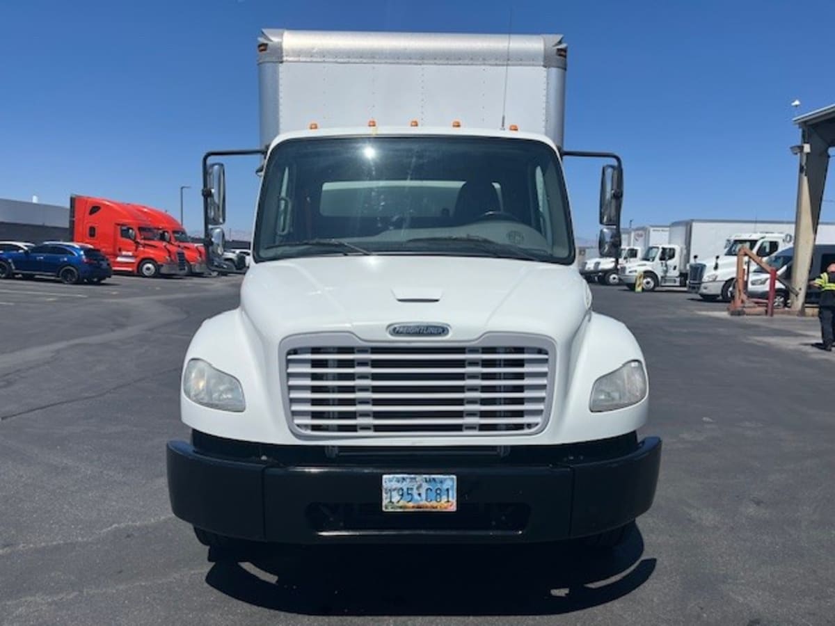 2018 Freightliner M2 106 in Fontana, CA — photo 2
