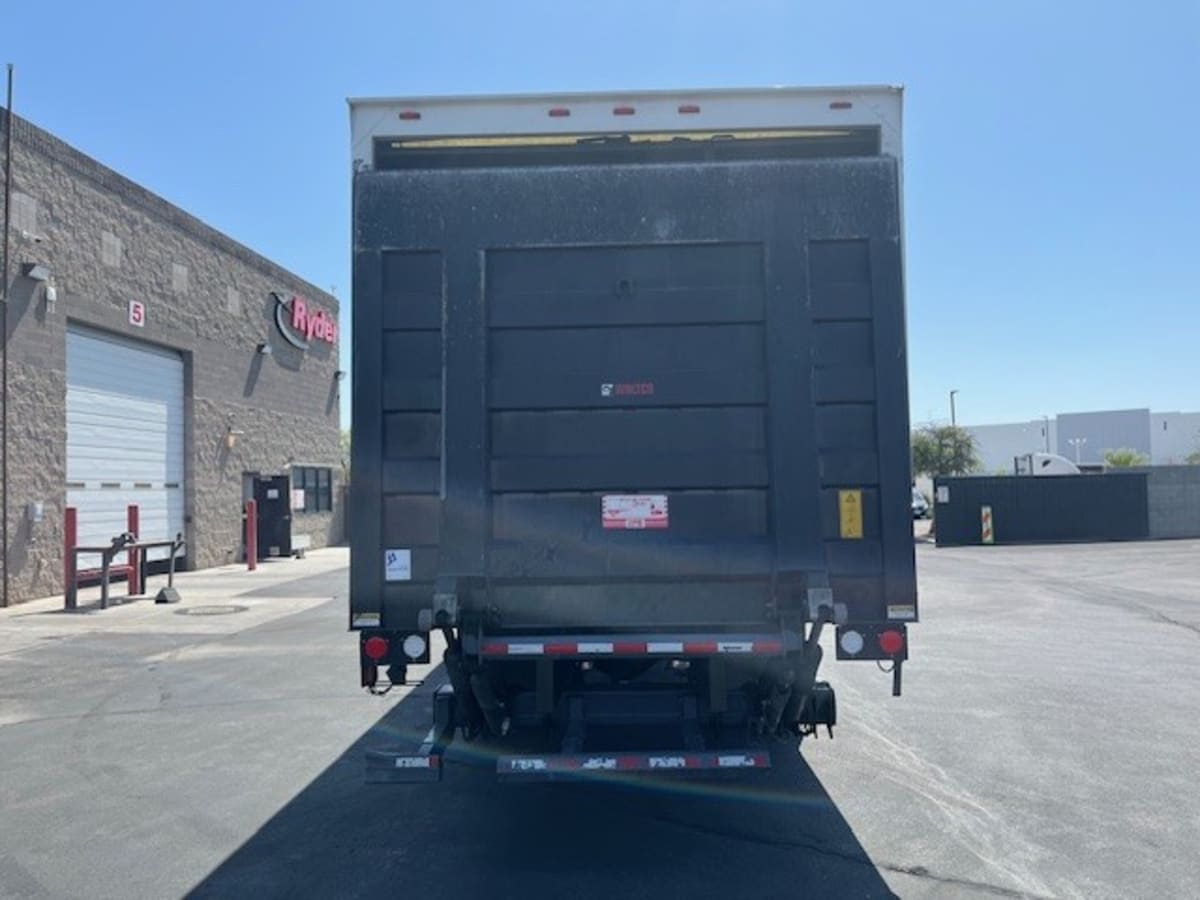 2018 Freightliner M2 106 in Fontana, CA — photo 5