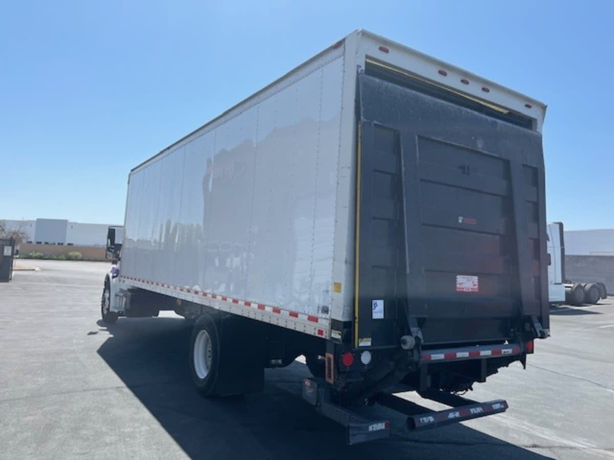 2018 Freightliner M2 106 in Fontana, CA — photo 6
