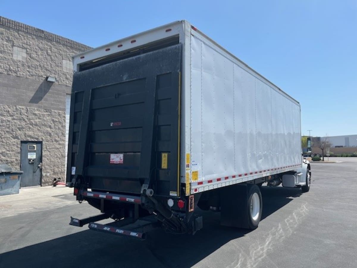 2018 Freightliner M2 106 in Fontana, CA — photo 4