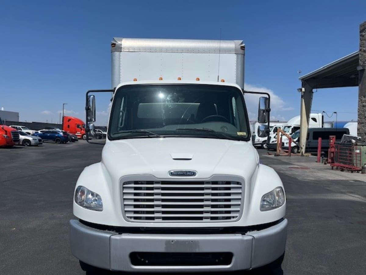 2018 Freightliner M2 106 in Fontana, CA — photo 2