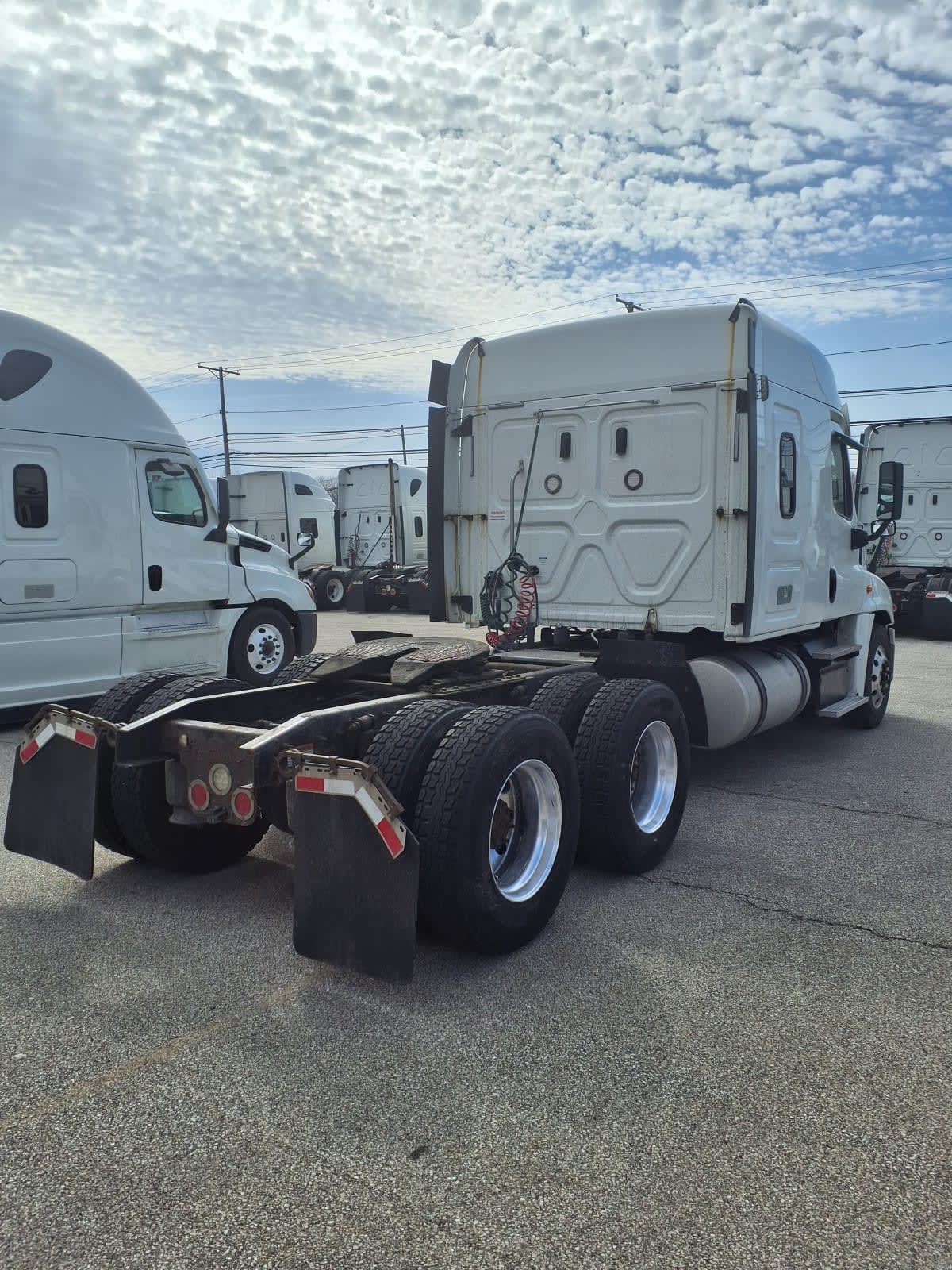 2018 Freightliner Cascadia in Cleveland, OH — photo 4