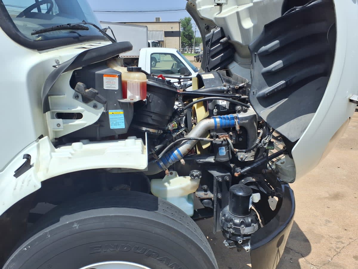 2018 Freightliner M2 106 in Dallas, TX — photo 10