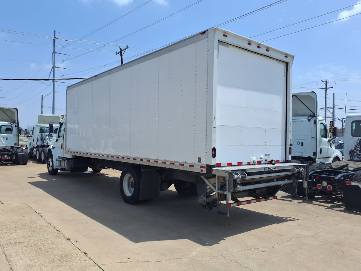 2018 Freightliner M2 106 in Dallas, TX — photo 6