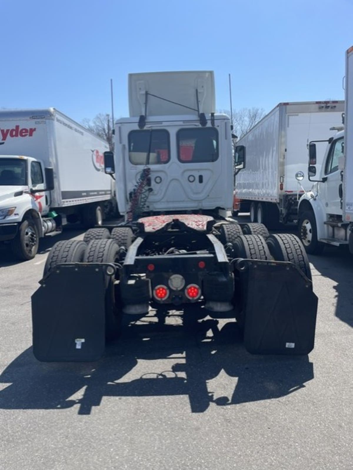 2018 Freightliner Cascadia in Farmingdale, NY — photo 5