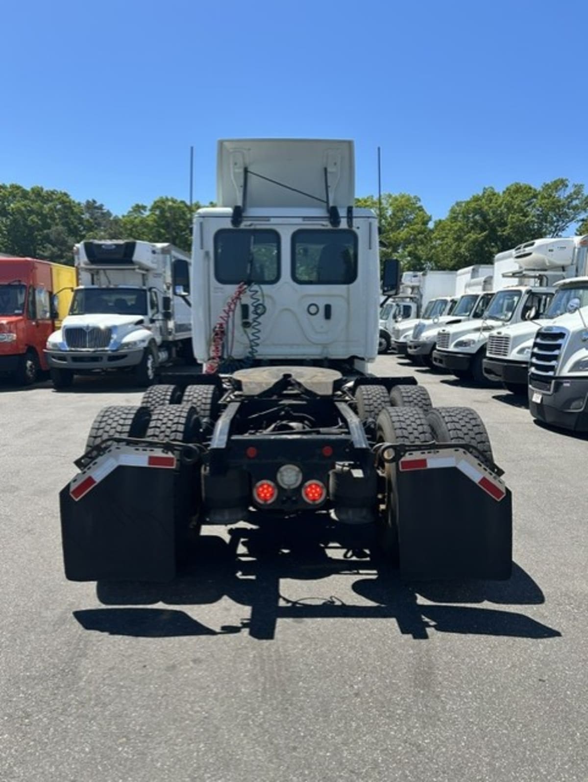2018 Freightliner Cascadia in Farmingdale, NY — photo 5