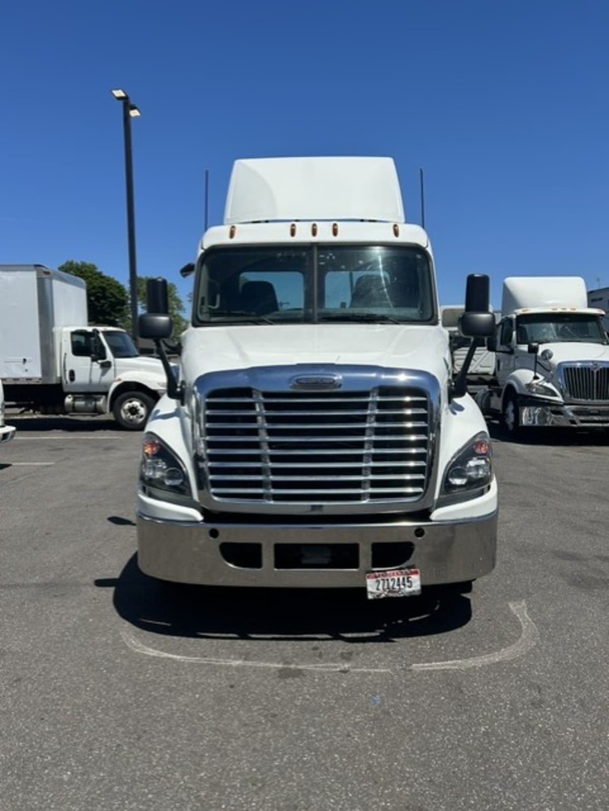 2018 Freightliner Cascadia in Farmingdale, NY — photo 2