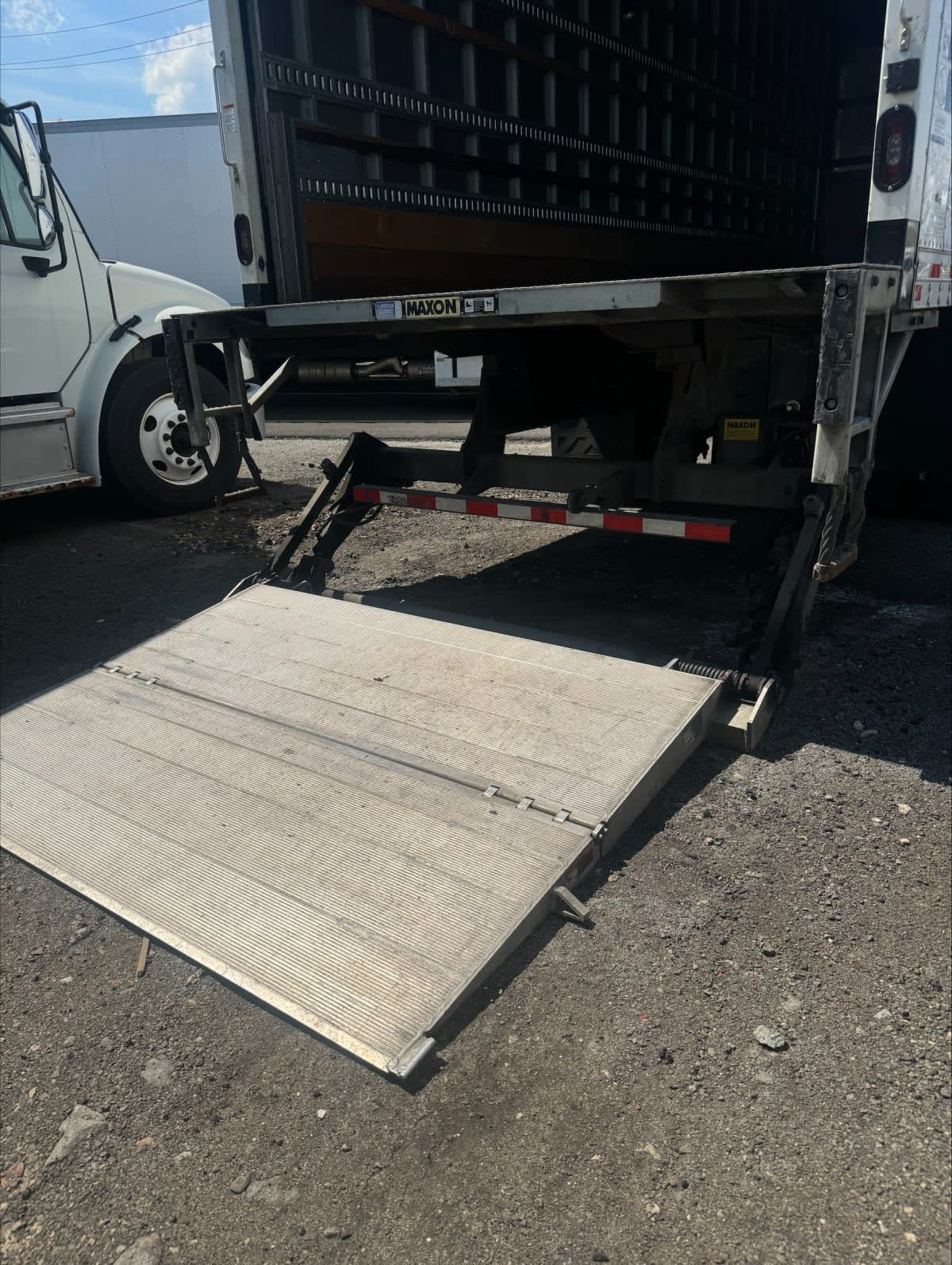 2018 Freightliner M2 106 in Kearny, NJ — photo 10