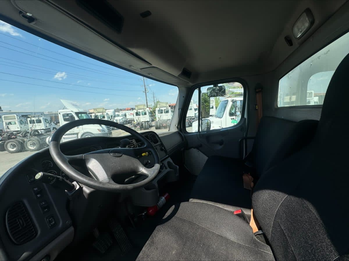 2018 Freightliner M2 106 in Kearny, NJ — photo 16