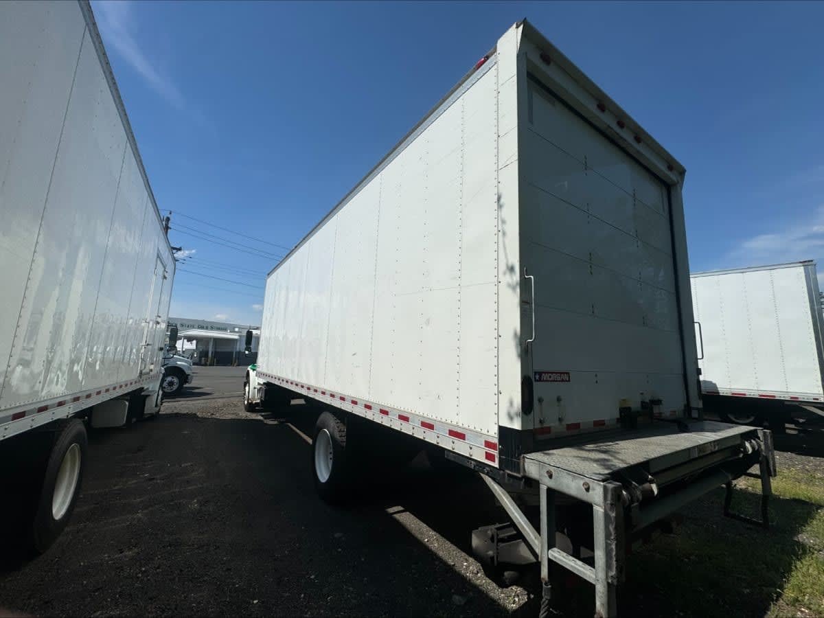 2018 Freightliner M2 106 in Kearny, NJ — photo 6