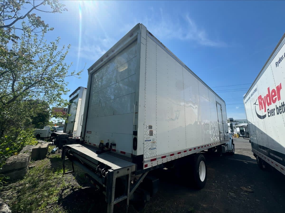 2018 Freightliner M2 106 in Kearny, NJ — photo 3