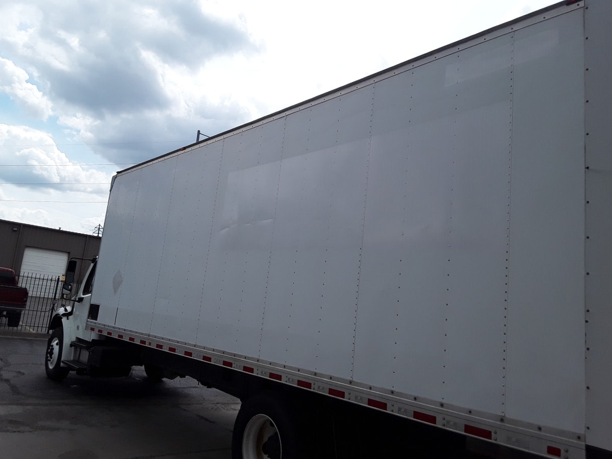 2018 Freightliner M2 106 in Kansas City, MO — photo 10