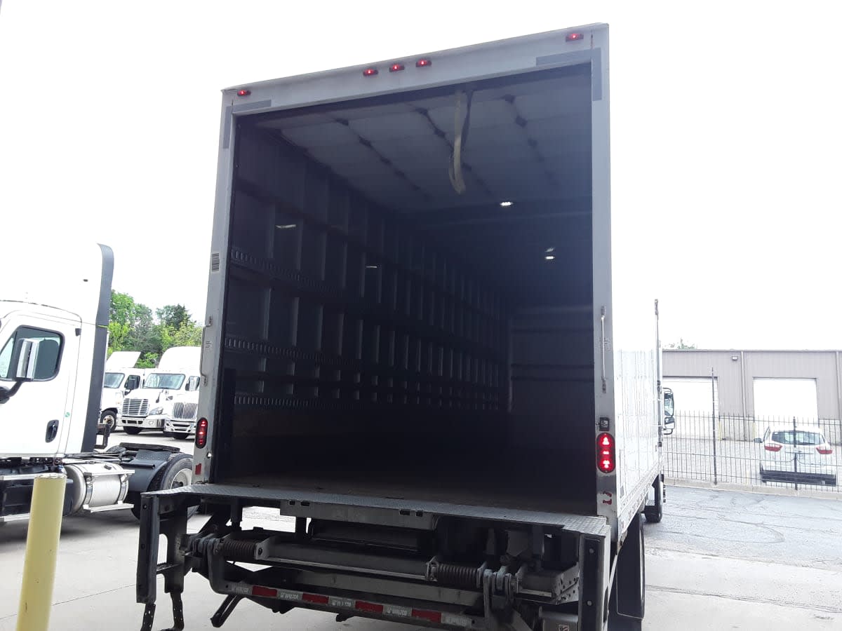 2018 Freightliner M2 106 in Kansas City, MO — photo 5