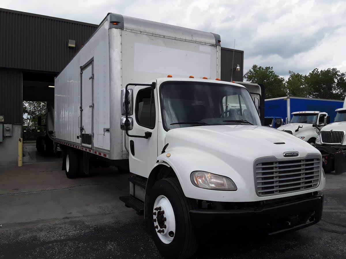 2018 Freightliner M2 106 in Kansas City, MO — photo 3