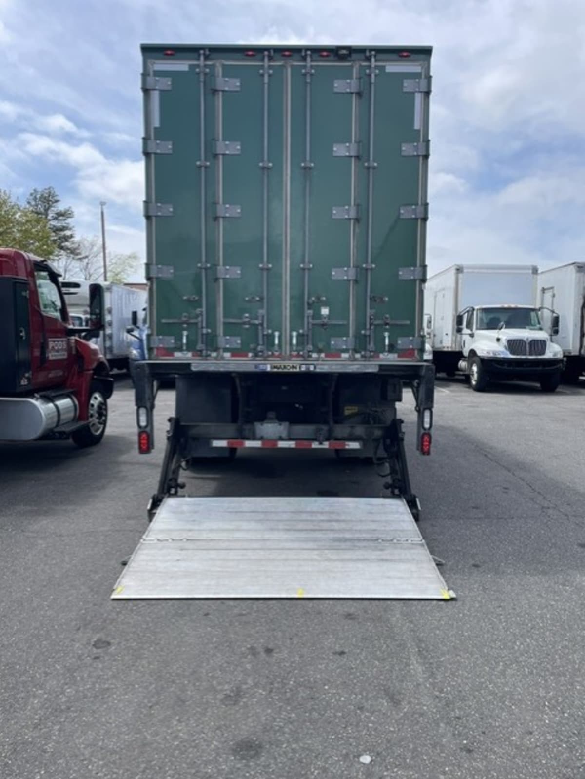 2018 Isuzu FTR in Farmingdale, NY — photo 14