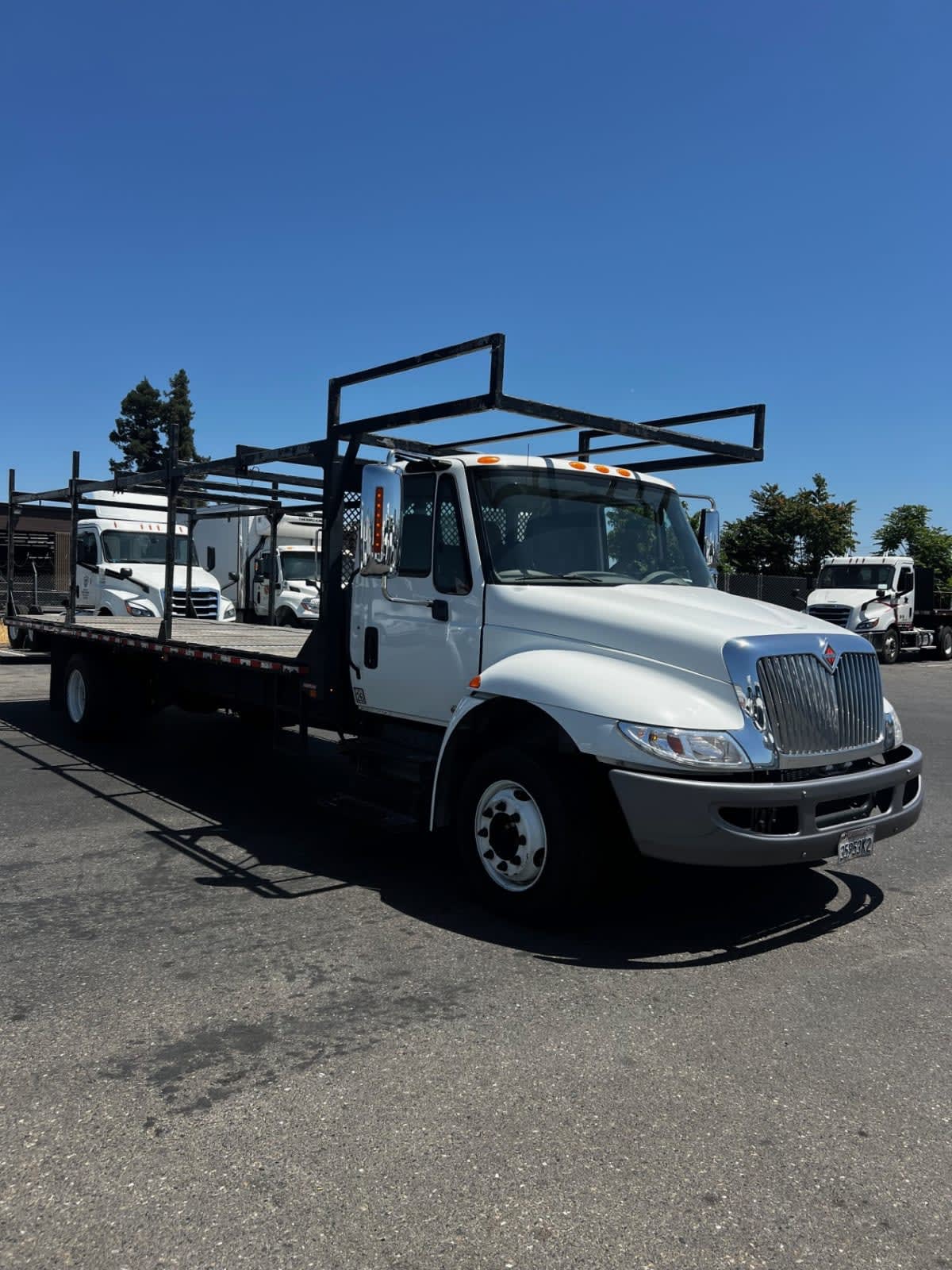 2018 International 4300 in West Sacramento, CA — photo 3