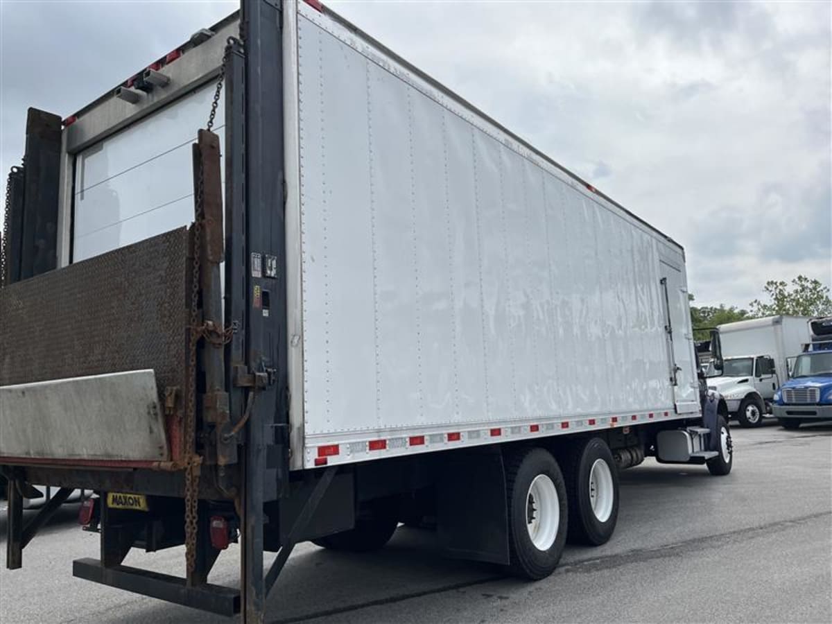 2019 Freightliner M2 106 in Beltsville, MD — photo 4