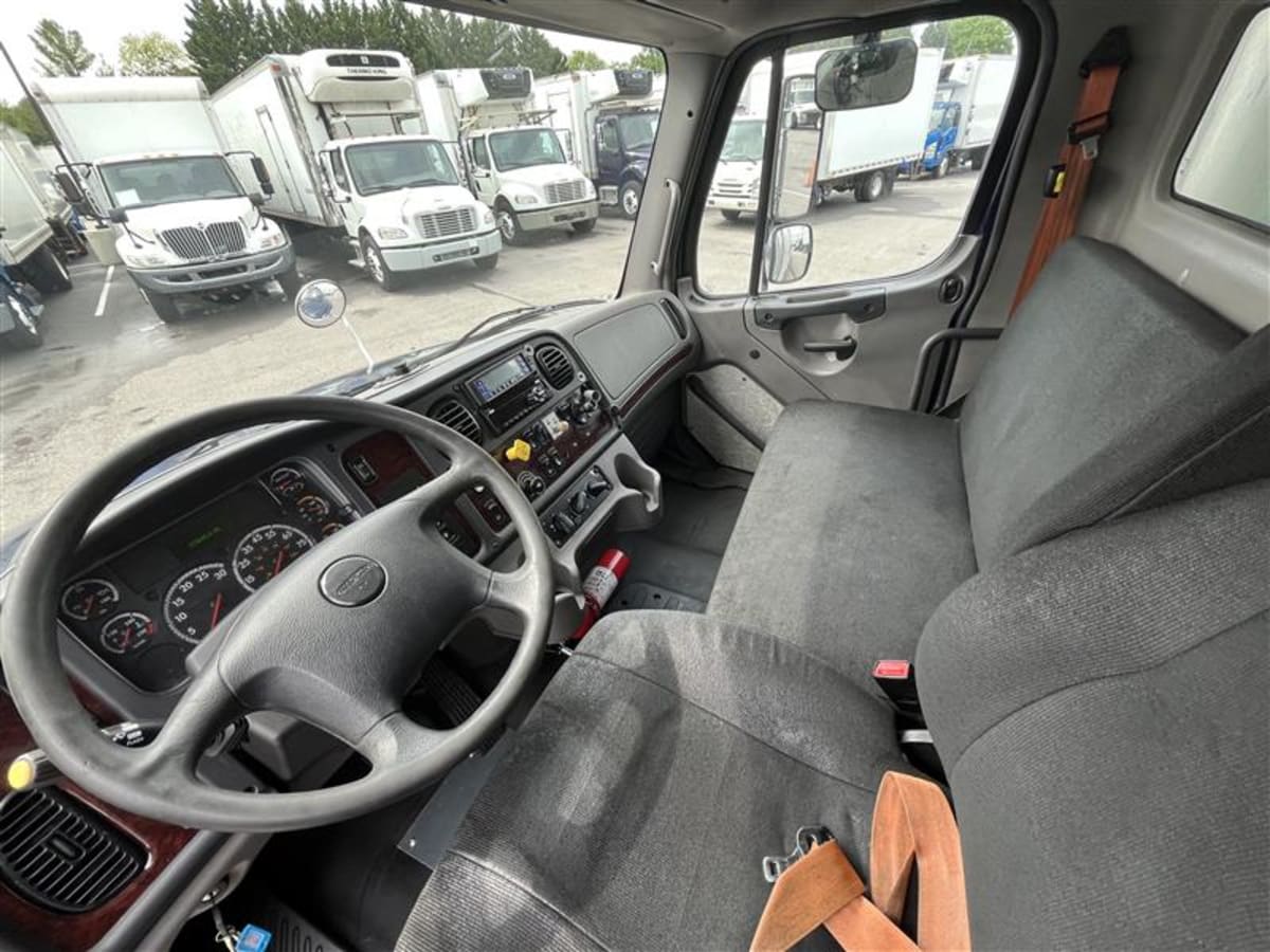 2019 Freightliner M2 106 in Beltsville, MD — photo 8
