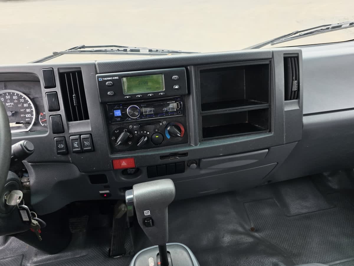 2018 Isuzu NRR in Bensalem, PA — photo 13