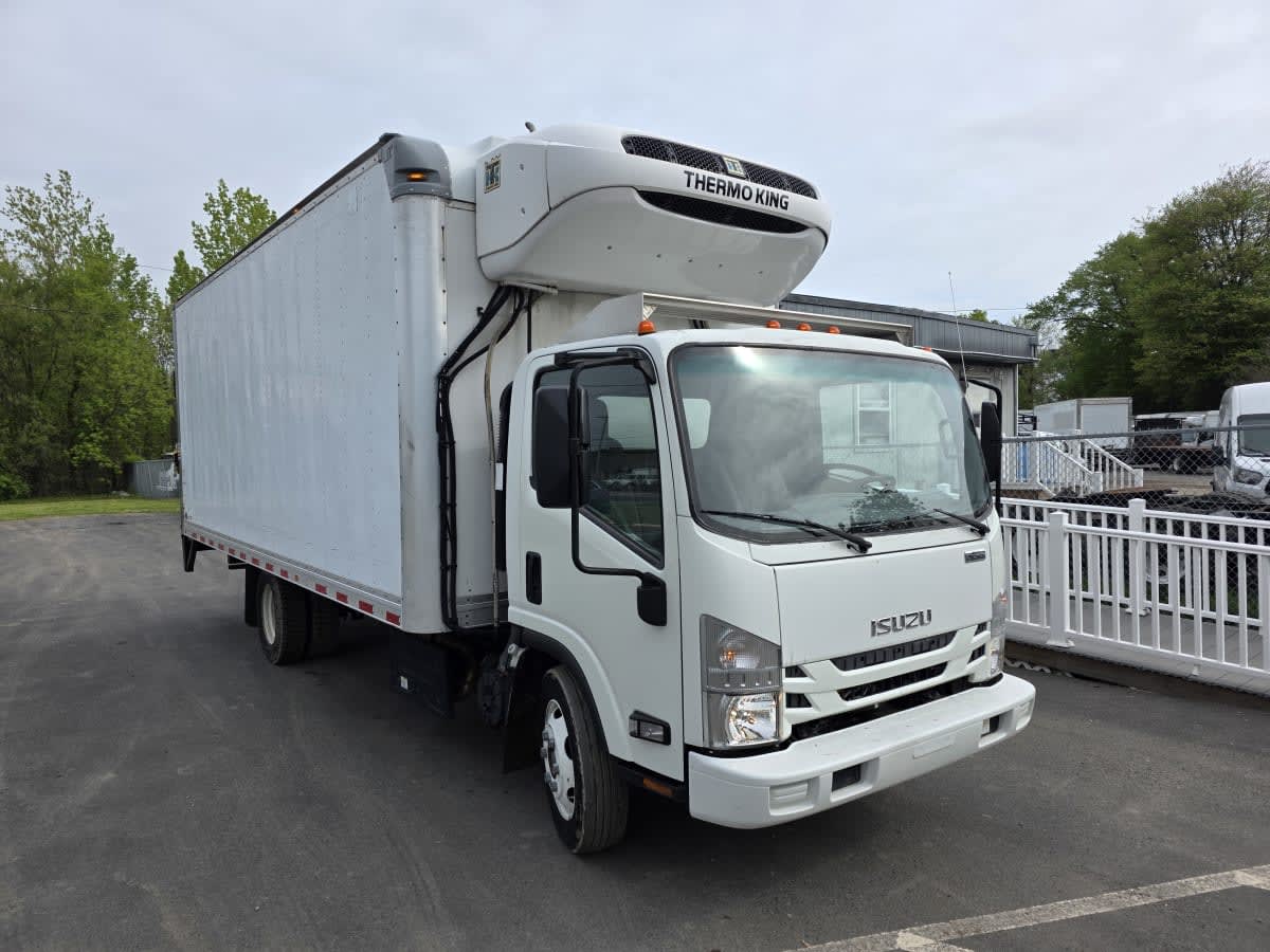 2018 Isuzu NRR in Bensalem, PA — photo 3