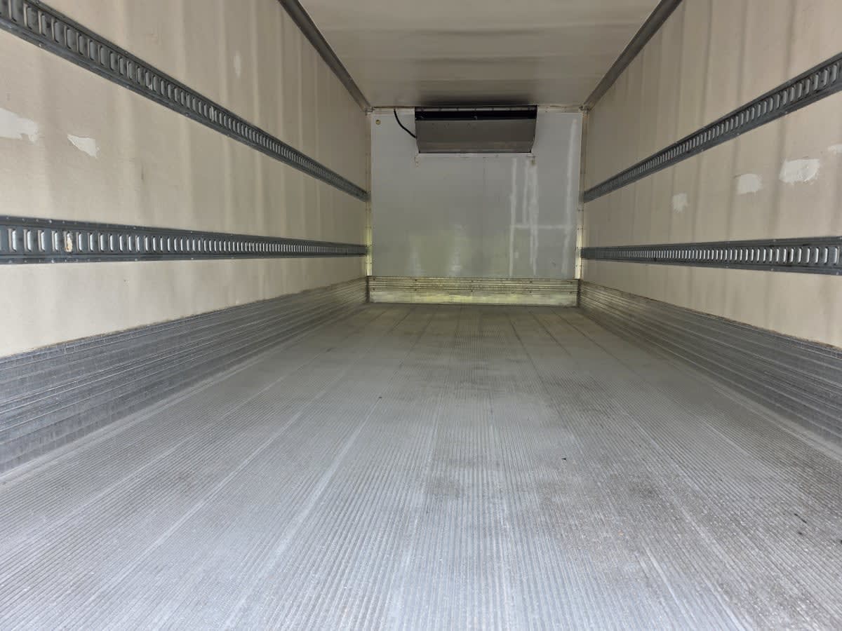 2018 Isuzu NRR in Bensalem, PA — photo 9
