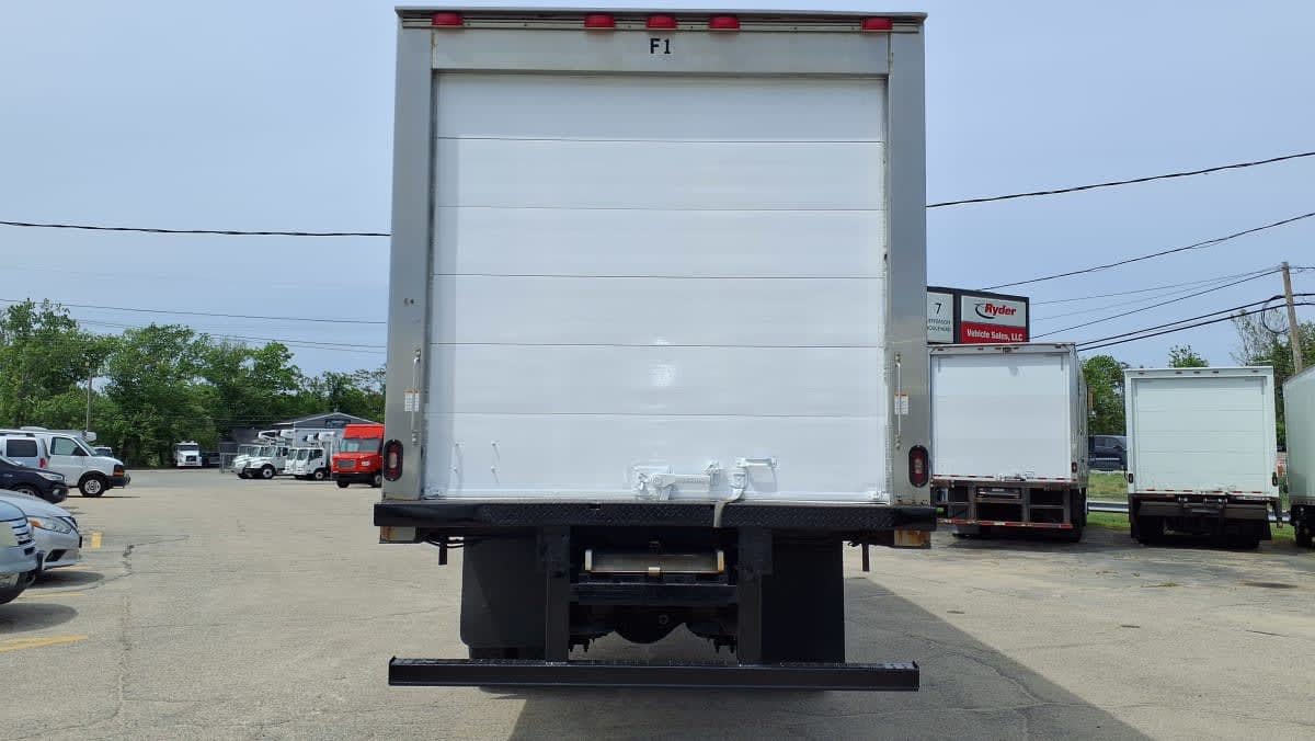 2018 Freightliner M2 106 in Warwick, RI — photo 5