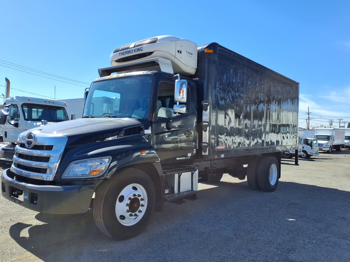 2018 Hino 268 in Kearny, NJ — photo 3