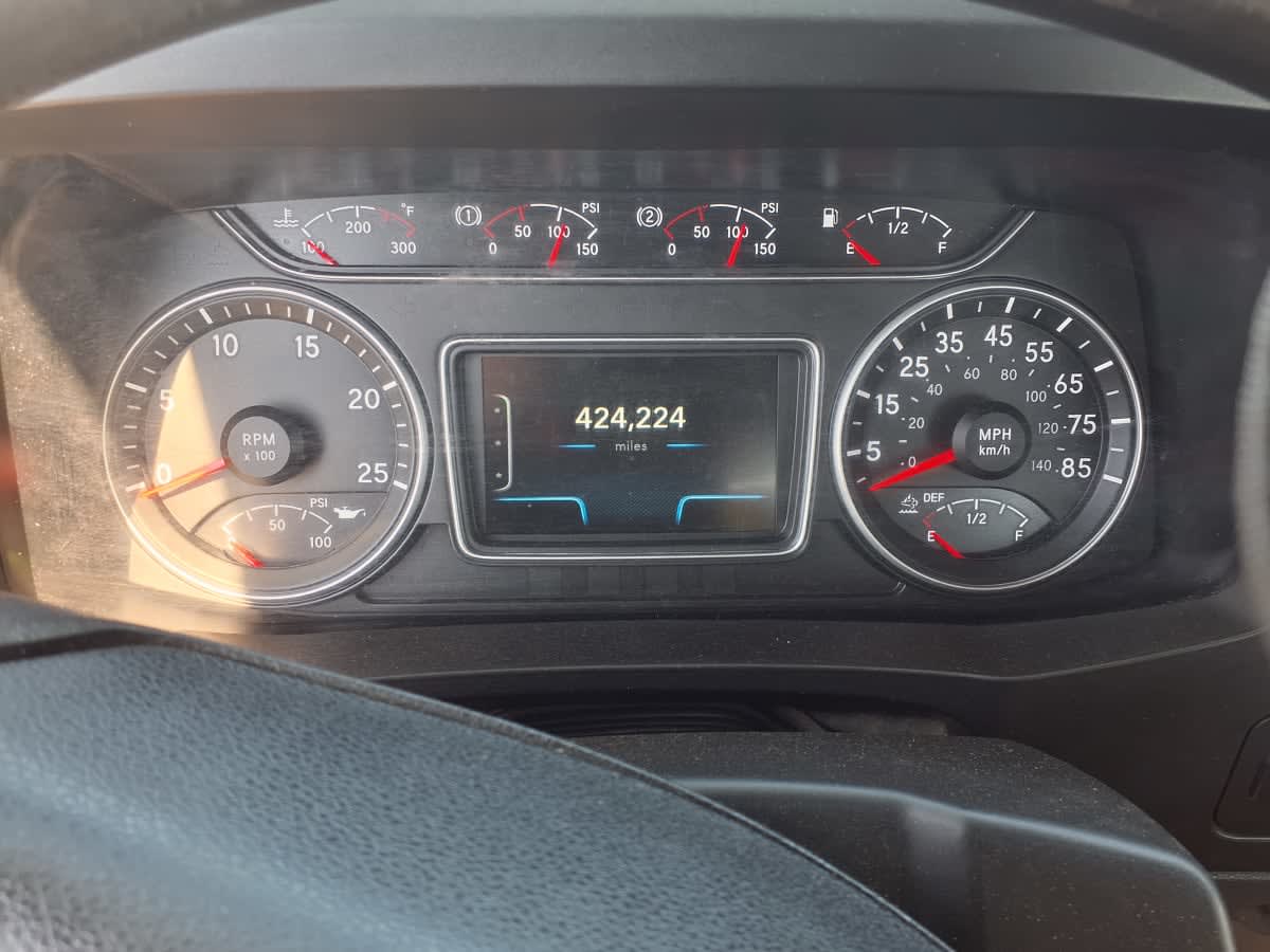 2018 International LT in Taylor, MI — photo 11