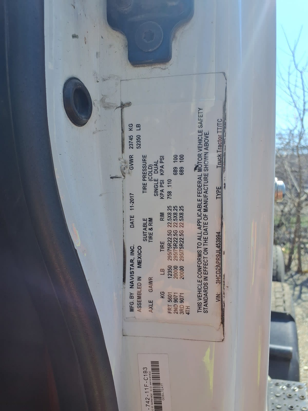 2018 International LT in Taylor, MI — photo 14