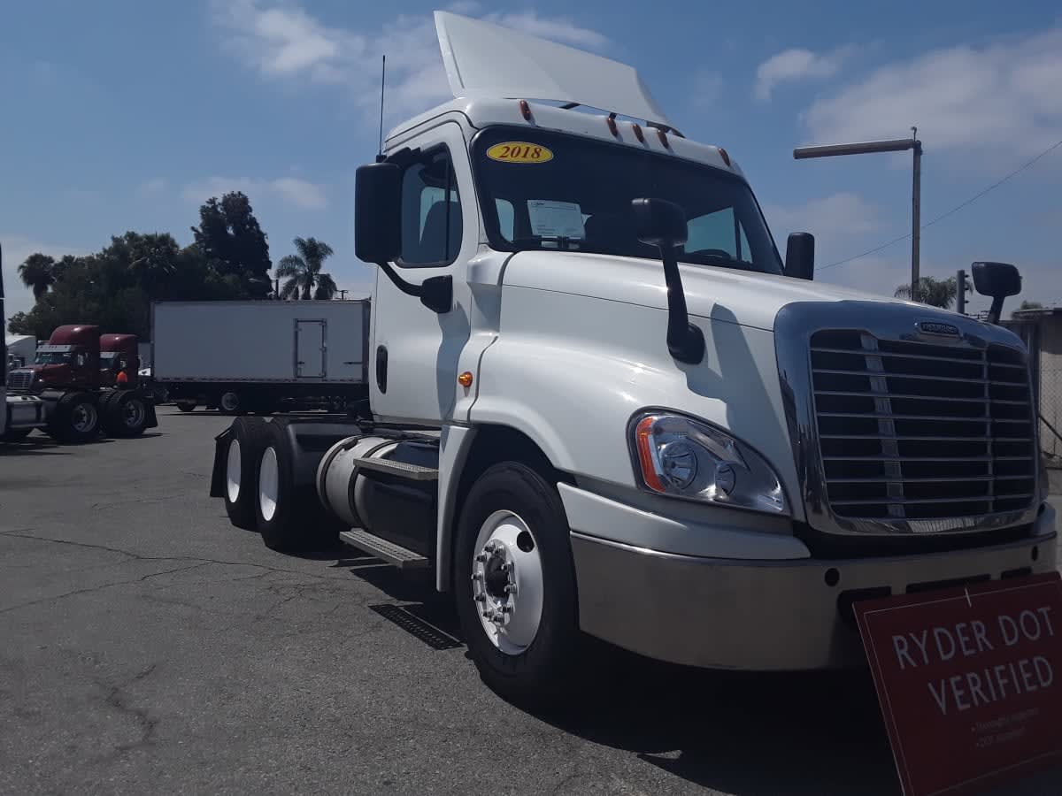 2018 Freightliner Cascadia in Montebello, CA — photo 4