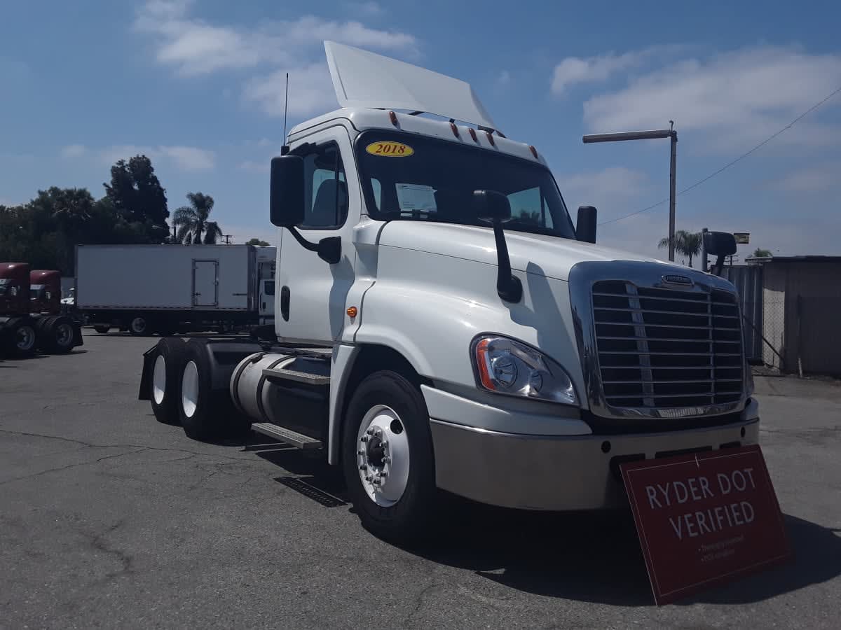 2018 Freightliner Cascadia in Montebello, CA — photo 3