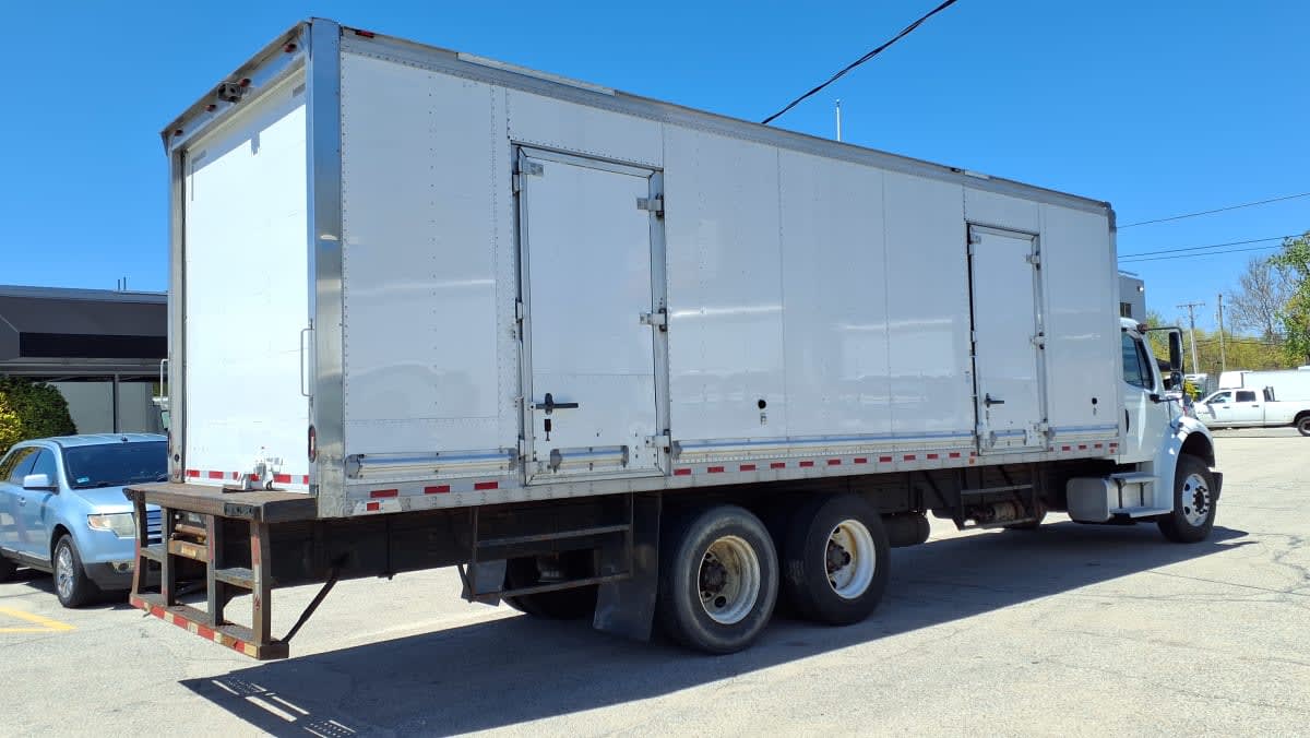 2018 Freightliner M2 106 in Warwick, RI — photo 4