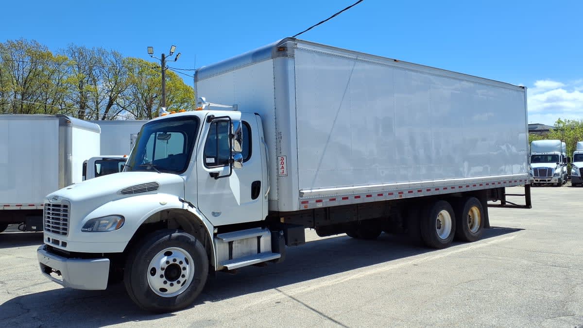 2018 Freightliner M2 106