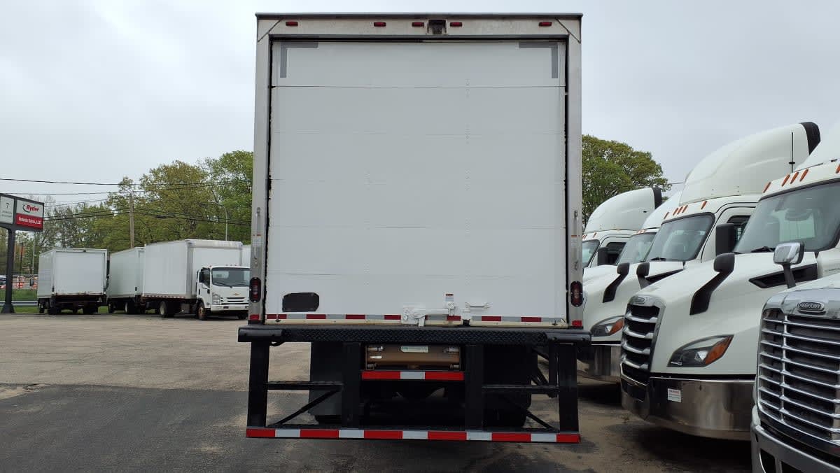 2018 Freightliner M2 106 in Warwick, RI — photo 5
